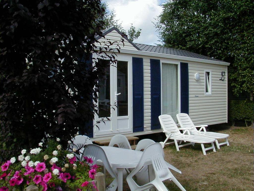 Отель Camping De La Baie Ла-Трините-сюр-Мер Экстерьер фото